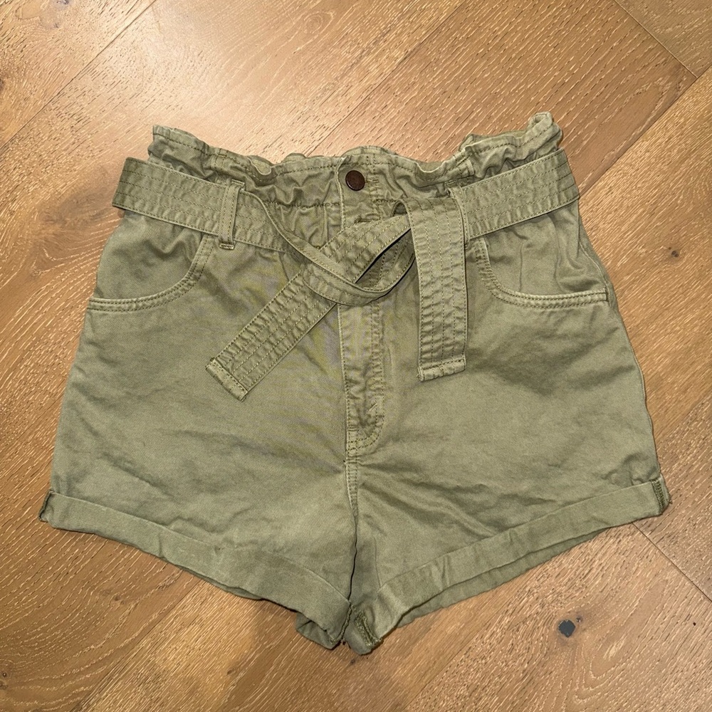 Abercrombie & Fitch High-Waist Paperbag Shorts in Olive Green